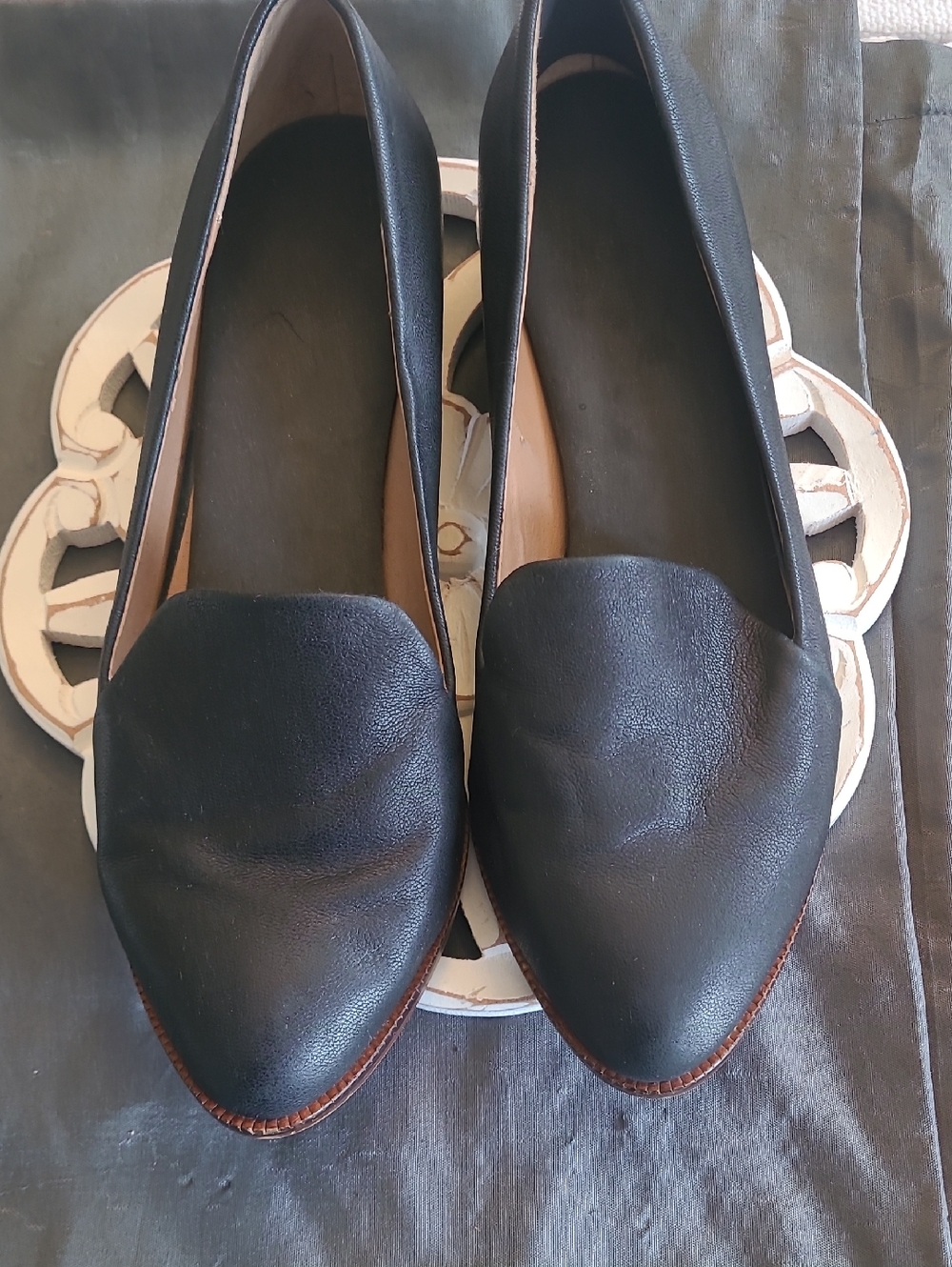 KELSI DAGGER Black Pointed-Toe Women's Flats